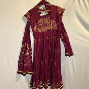 Aalok Fashion Traditional Short Sleeve and Scarf Midi Dress East Asian Indian